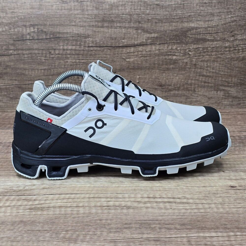 On Cloud Cloudventure Peak Women's Size 10.5 White Black Trail Running Shoes